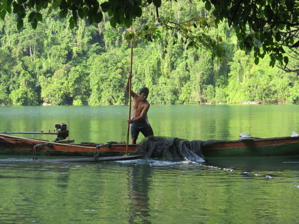 Lake Poso fisher © Progres