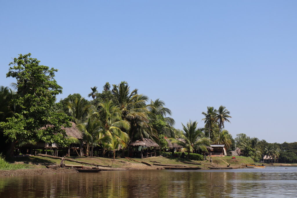 Akayan Village along the Porapora Tributary, Marienberg LLG © New Guinea Binatang Research Center